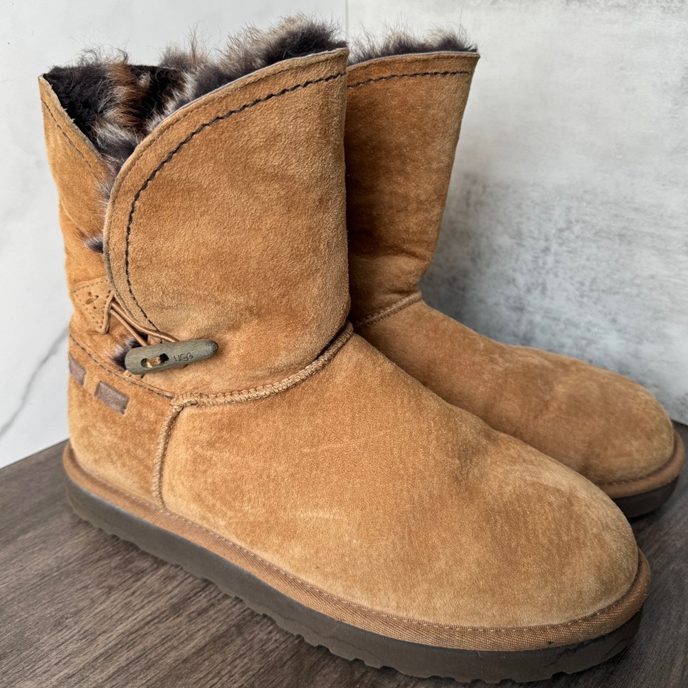 UGG Meadow Boot Chestnut Size 10